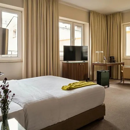ホテル Flemings Frankfurt Main-riverside 4*