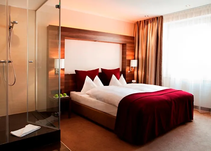 Отель Flemings Frankfurt Main-riverside 4*