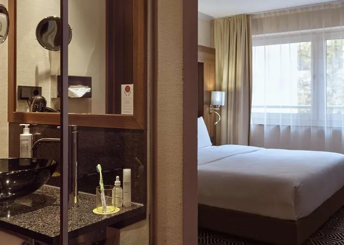 Flemings Frankfurt Main-riverside