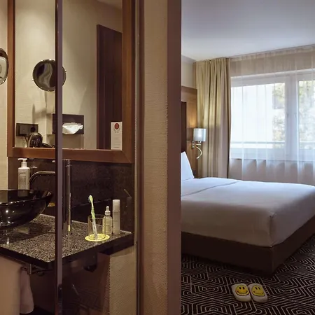 Flemings Frankfurt Main-riverside