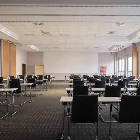 Hotel One Frankfurt-riverside