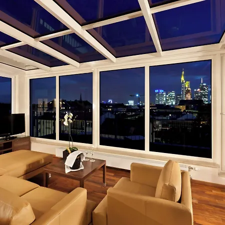 One Frankfurt-riverside 3*